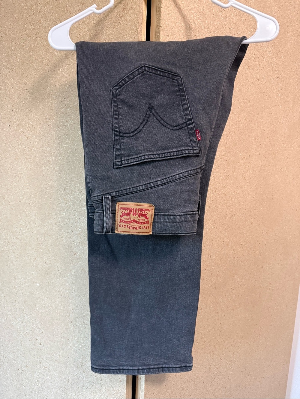 Levi's Women's Straight Leg Jeans in Charcoal Gray